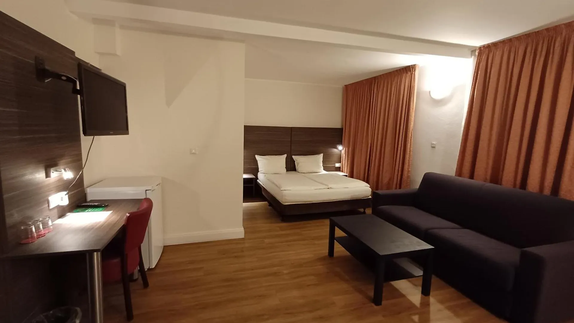 Hotel Ariana Colónia